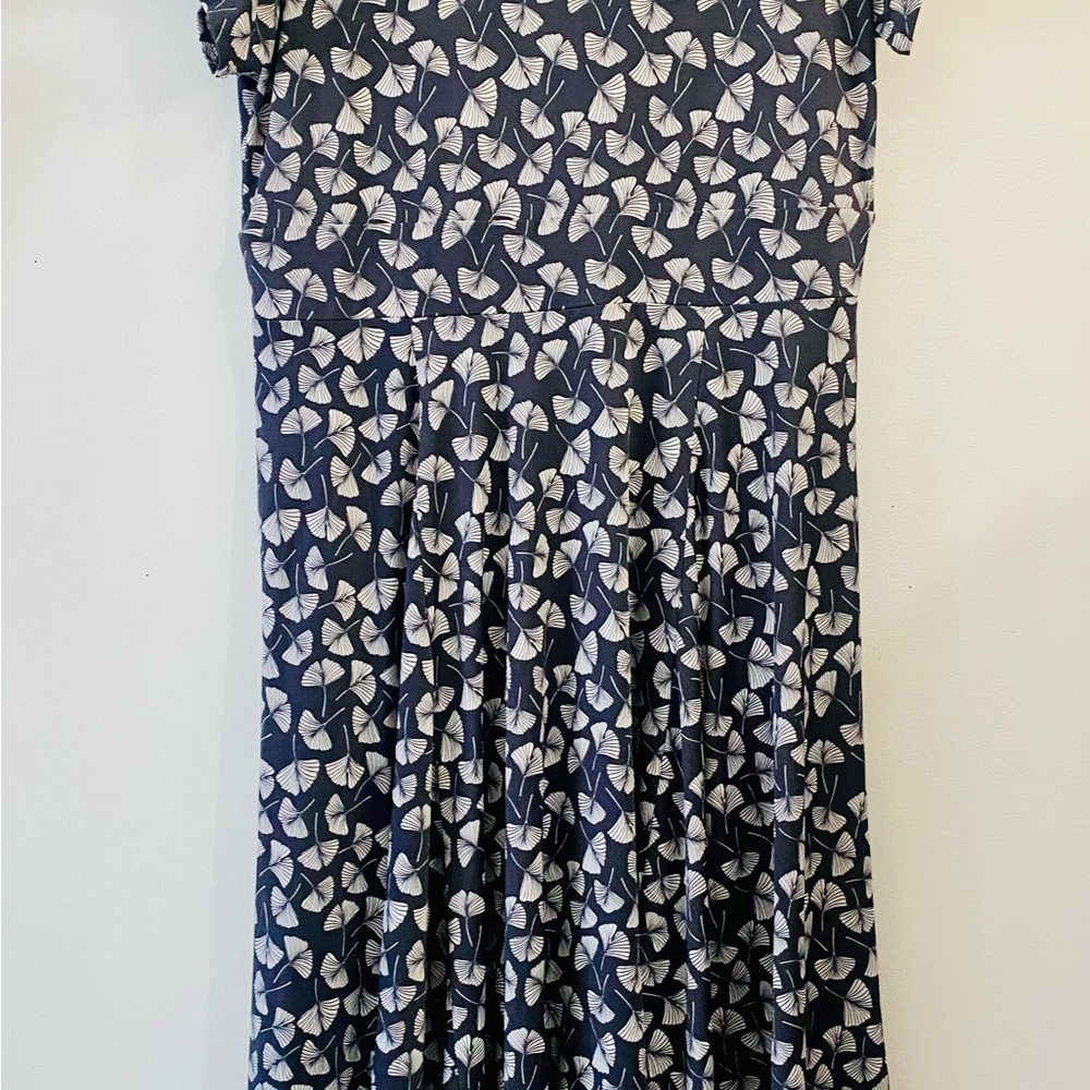 Karina Elegant Dress with ginkgo leaves